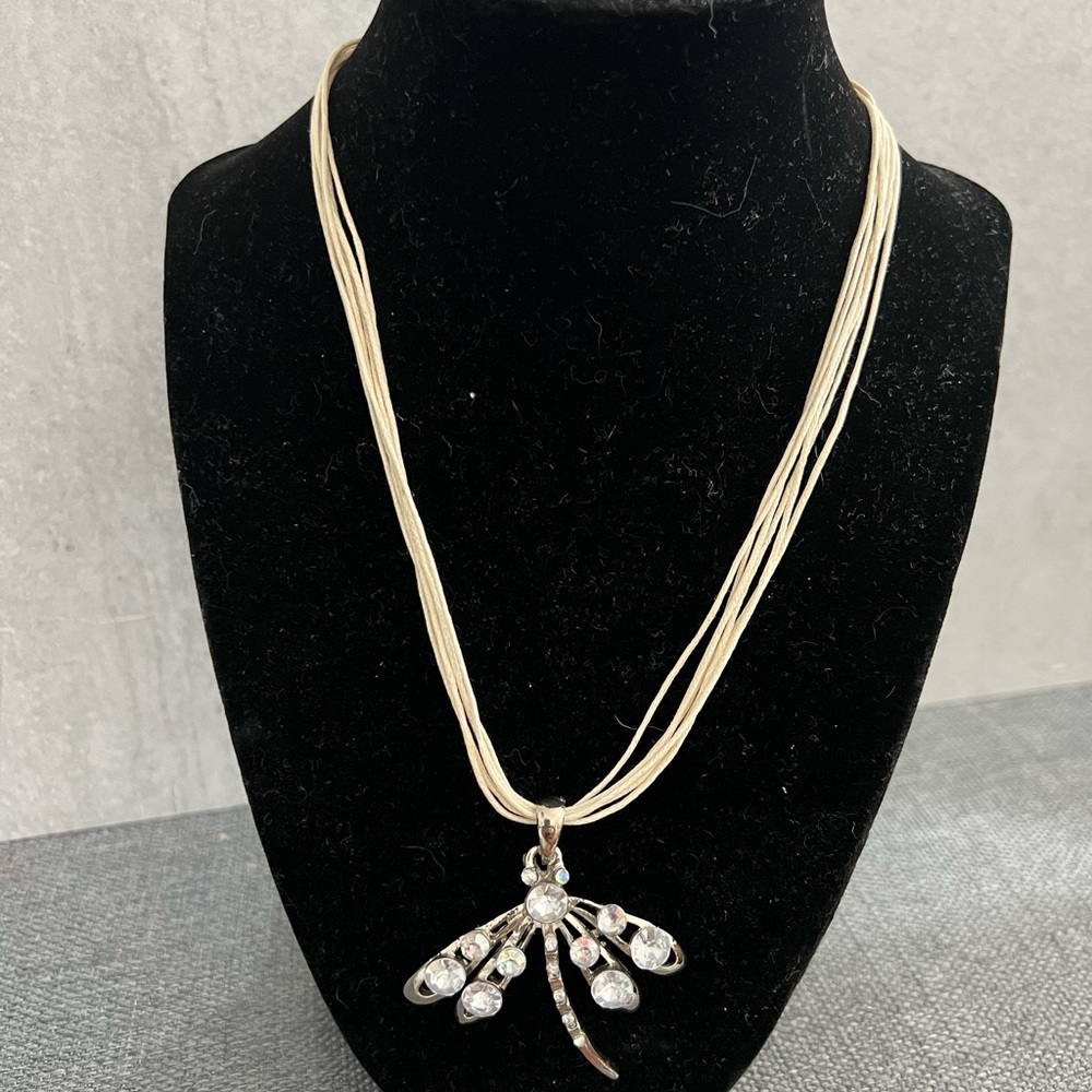 Elegant Silver Tone Dragonfly Pendant Necklace